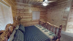 5 bedrooms, WiFi, bed sheets