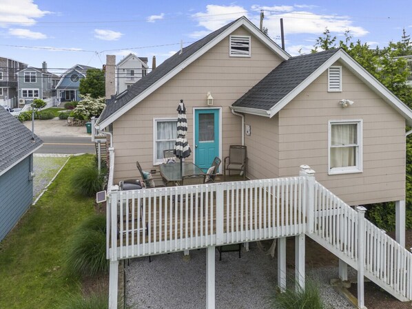 Exterior - Charming Fairfield Beach Cottage (Fairfield)