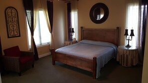 3 bedrooms, desk, free WiFi, bed sheets