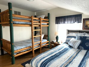 4 habitaciones, tabla de planchar con plancha y cuna de viaje 