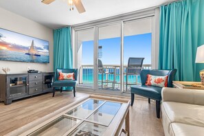 Fernseher, DVD-Player, Videothek, Stereoanlage