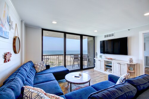 Absolutely Stunning 3 Bedroom Sea Colony Condo! Ocean Front w/Premium Renovation
