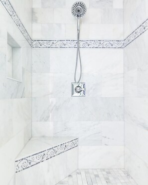 Ensemble baignoire-douche