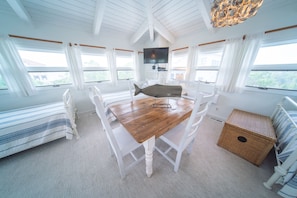 3 bedrooms, desk, iron/ironing board, WiFi