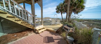 20% OFF THANKSGIVING! Pet Friendly, 3BR/3BA, Easy Walking Distance to Shops