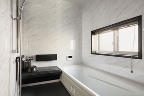 Svit Deluxe (EAST) | Djupt badkar