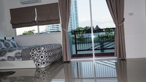 1 bedroom, blackout drapes, iron/ironing board, bed sheets - Trio Gems Condo Beach (Pattaya)