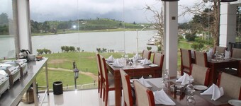 Royal Lake Hotel