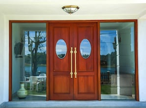 Exterior - Royal Lake Hotel (Nuwara Eliya)