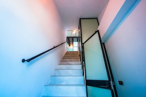 Gallery Room, Balcony | 1 bedroom, desk, blackout drapes, soundproofing