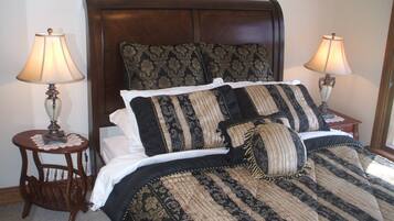 Bungalow Panorama, 4 kamar tidur, pemandangan kebun anggur, area taman | 4 kamar tidur, meja kerja, kedap suara, dan setrika/meja setrika