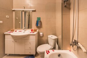 Villa - 2 soveværelser - privat pool | Badeværelse | Dybe badekar, gratis toiletartikler, hårtørrer, bidet