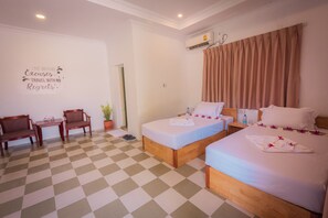 Tomannsrom – standard | Minibar, safe på rommet, skrivebord og lydisolert