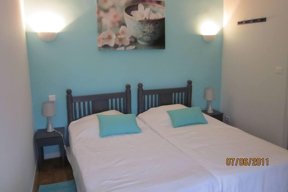 Standard Twin Room, Private Bathroom (Turquoise) | 3 bedrooms