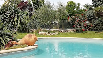 Comfort House, Private Bathroom, Courtyard View (Mas piscine ,boulodrome) | Outdoor pool