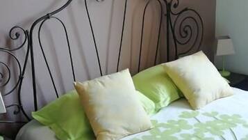 Kamar Double Klasik, kamar mandi pribadi, pemandangan kebun (Cannelle) | 3 kamar tidur