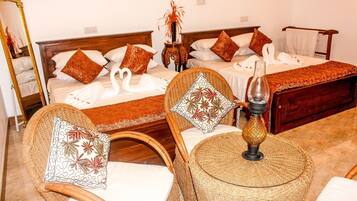 Schreibtisch, BĂŒgeleisen/BĂŒgelbrett, kostenloses WLAN