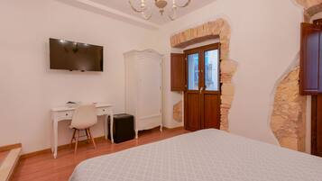 Chambre Double, salle de bains attenante