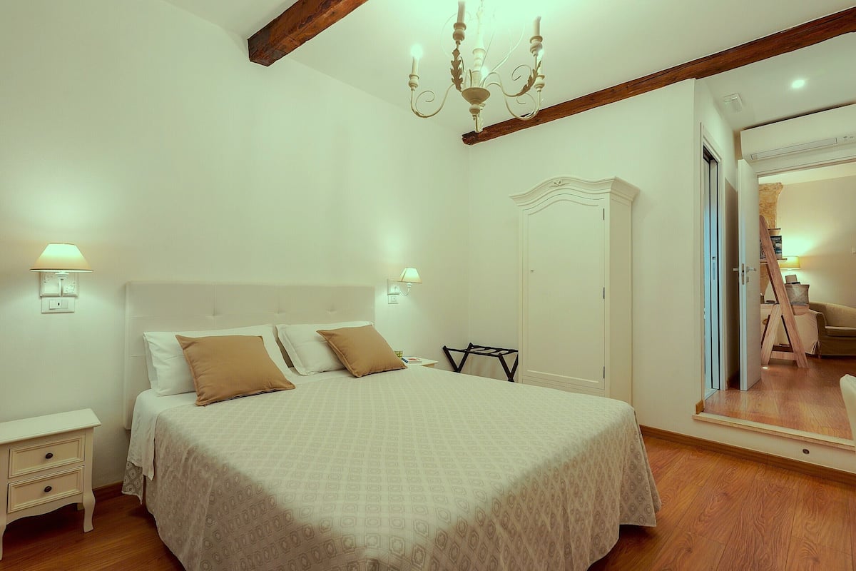 1 غرفة نوم وأسرّة بإسفنج يتكيف مع شكل الجسم