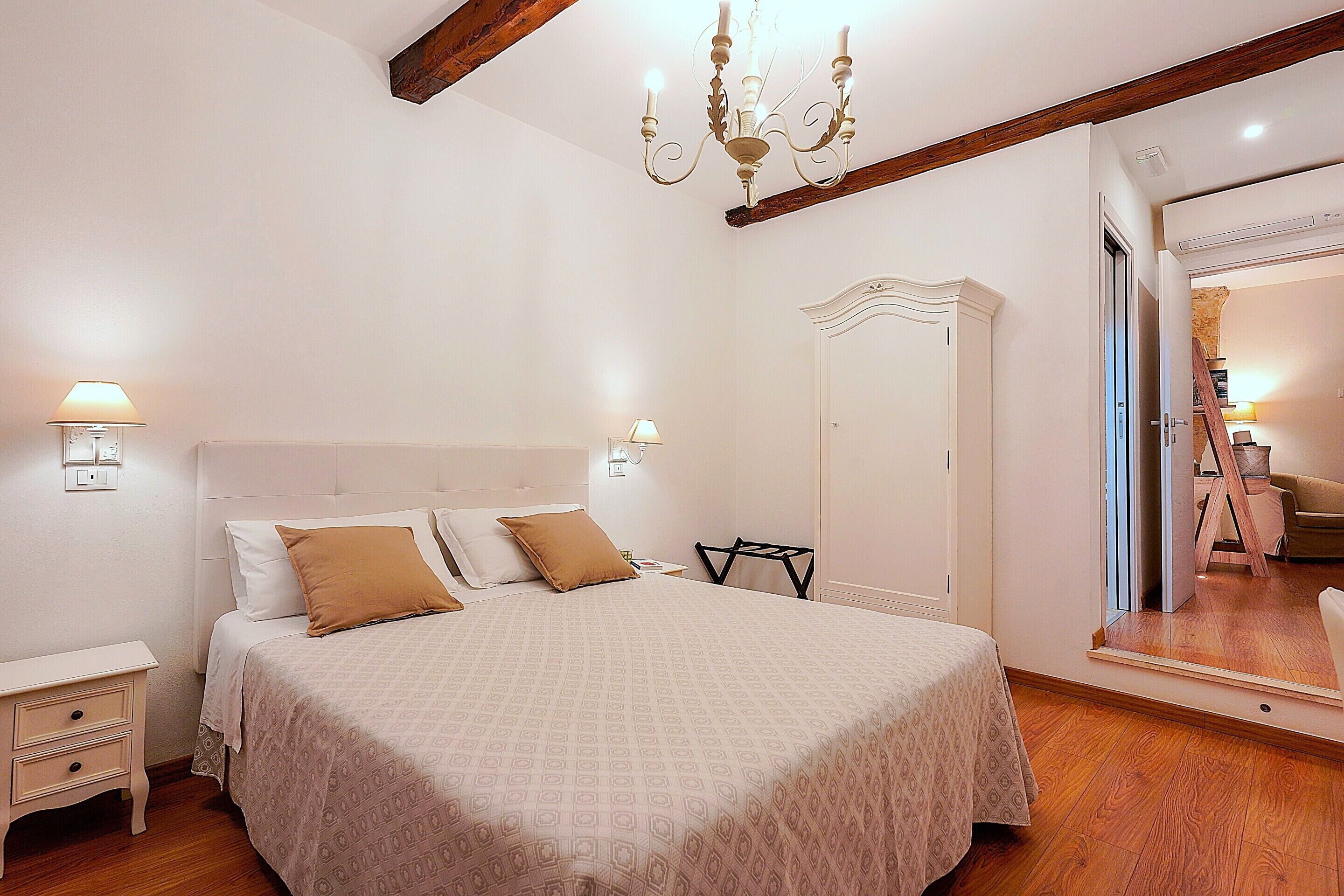 1 bedroom, memory foam beds, free minibar items, desk