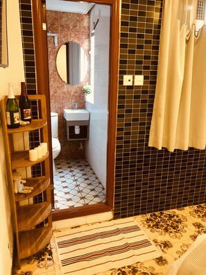 Single Room | Iron/ironing board, free WiFi, bed sheets - Sweet Heart Guest House (Hong Kong)