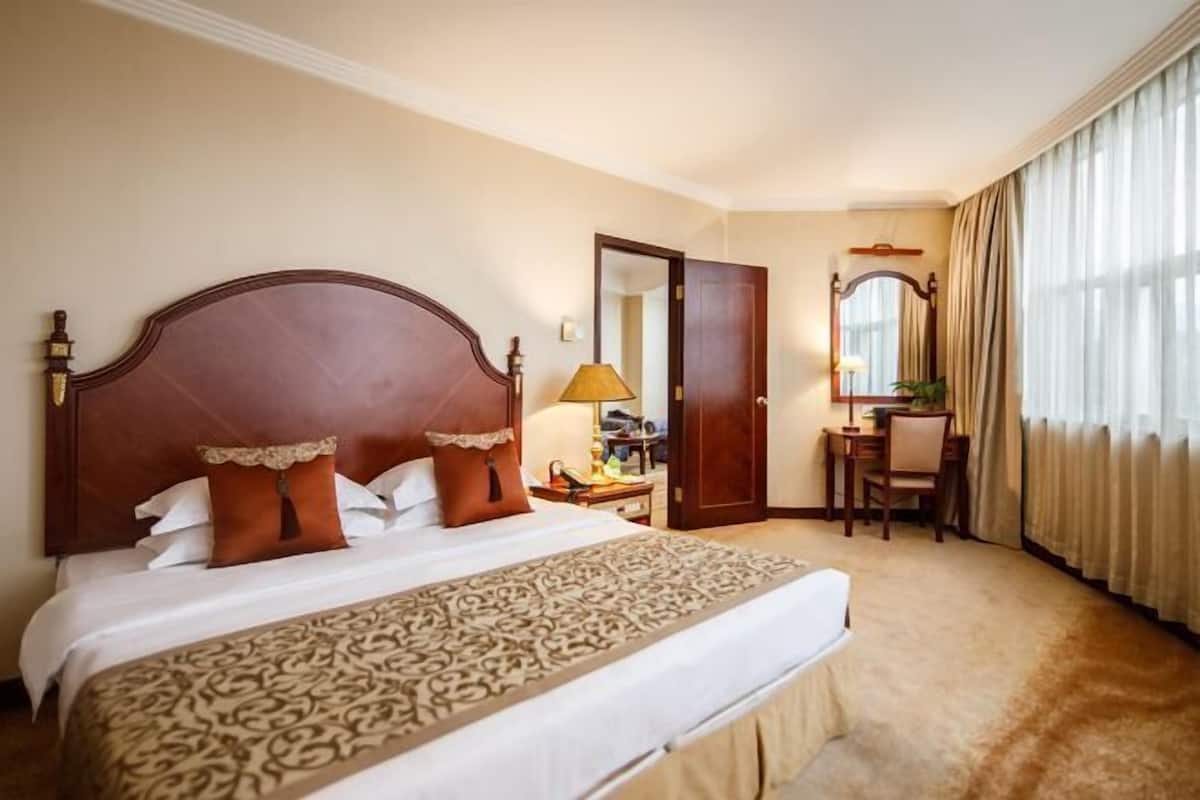 Minibar, két bảo mật tại phòng, bàn, màn/rèm cản sáng 