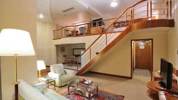Loft | Living area | Flat-screen TV