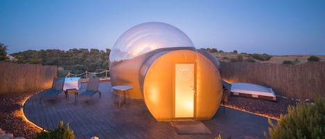 Suite Superior - Luna privada con vistas panorámicas al cielo y jacuzzi | 1 間睡房、迷你吧、免費 Wi-Fi、床單