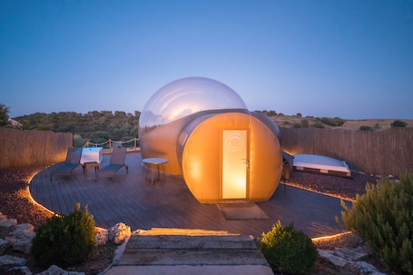 Suite Superior - Luna privada con vistas panorámicas al cielo y jacuzzi | 1 bedroom, minibar, free WiFi, bed sheets