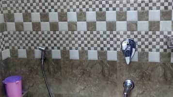 Deluxe Double Room Single Use, 1 Bedroom, Private Bathroom | Bathroom | Shower, free toiletries