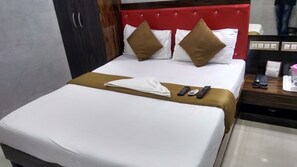 Deluxe Double Room Single Use, 1 Bedroom, Private Bathroom - Hotel Plaza Mumbai (Mumbai)