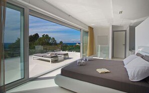 4 habitaciones, decoración personalizada y muebles diferentes 