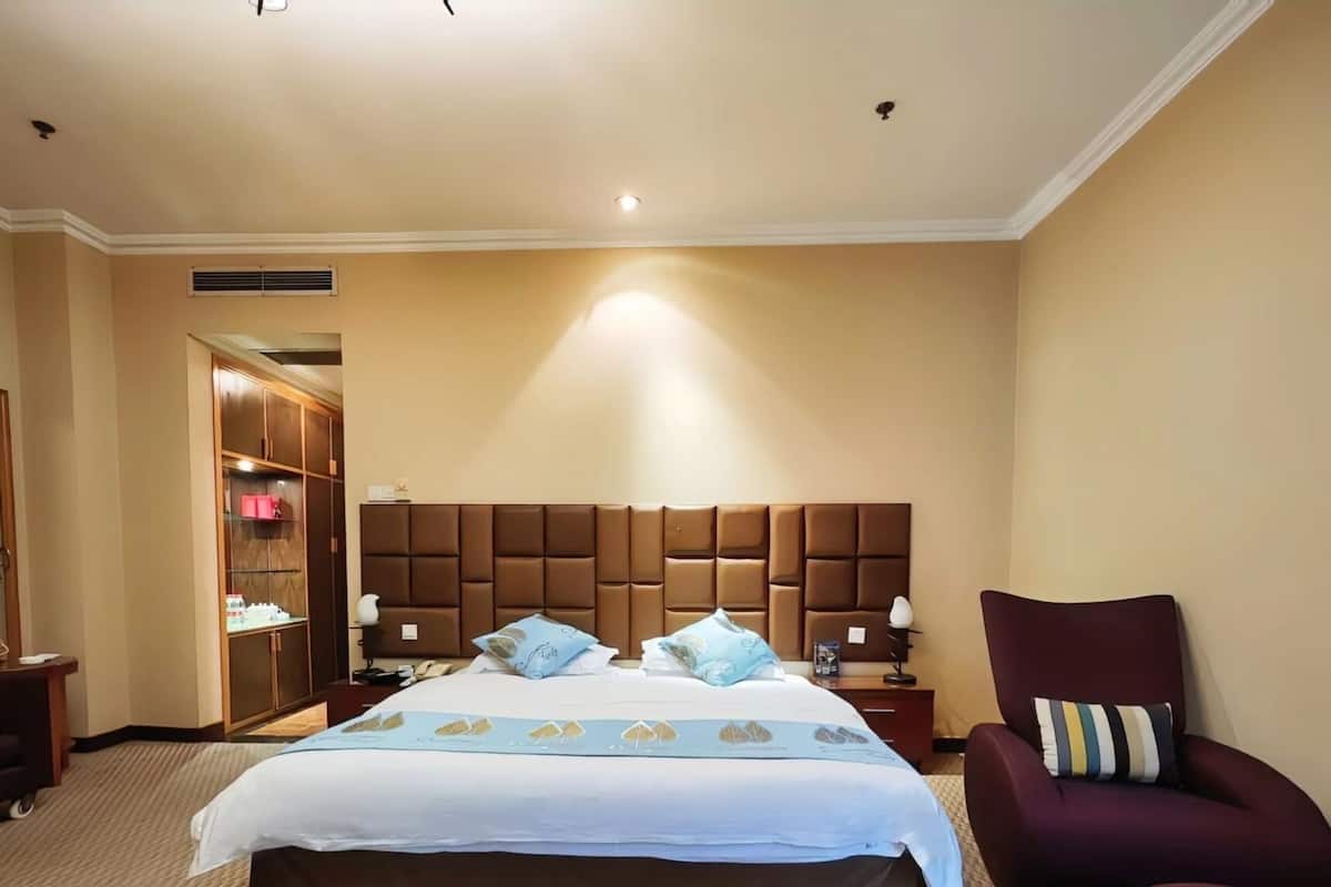 Kamar Double Bisnis | Brankas, setrika/meja setrika, Wi-Fi gratis, dan seprai linen