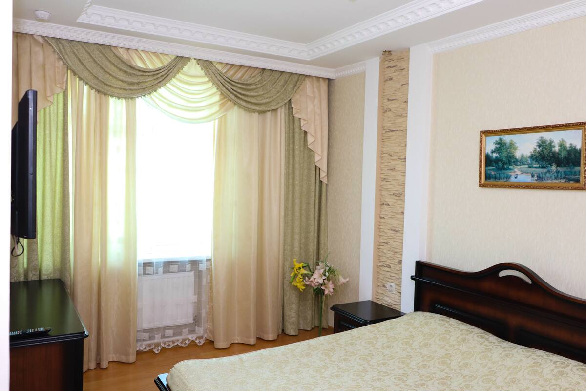 Suite, 1 Bedroom | 1 bedroom, premium bedding, in-room safe, iron/ironing board