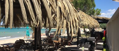 Poolside bar