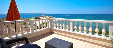 Suite Panoramique, 1 chambre, vue mer | Terrasse/Patio