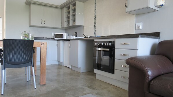 Luxury Loft, 1 King Bed | Private kitchen