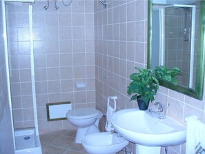 Shower, free toiletries, hair dryer, bidet - L'Onda Blu (Domus de Maria)