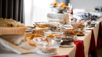 Mittagessen und Abendessen, lokale Küche