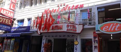 Fachada de la propiedad