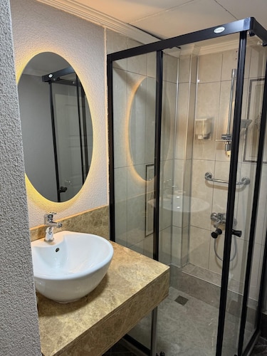 Artan Hotel