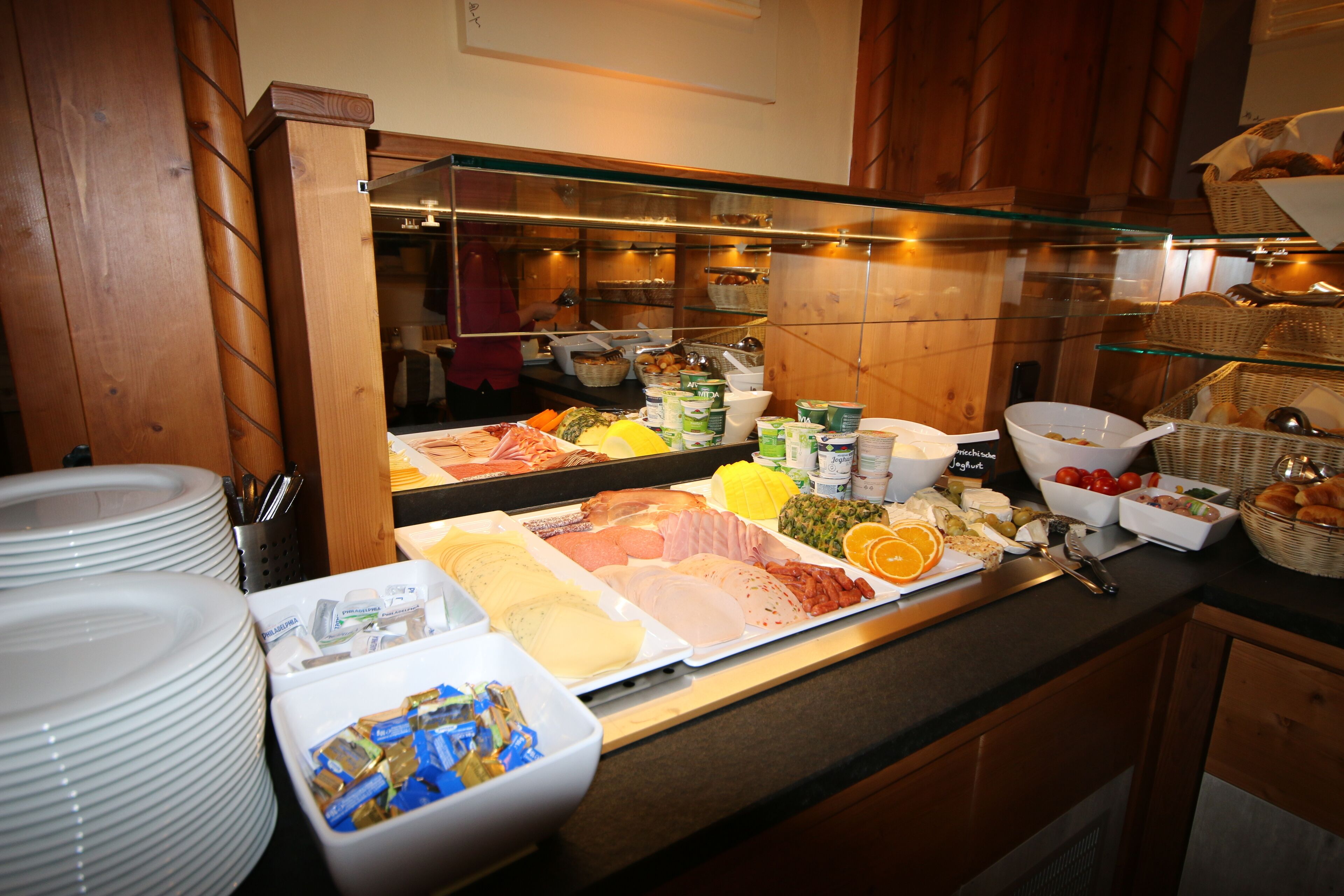 Café da manhã com buffet grátis todos os dias