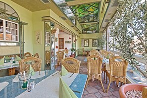 Greek cuisine - Hotel Mythos (Rust)