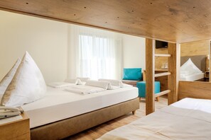 In-room safe, desk, free WiFi, bed sheets