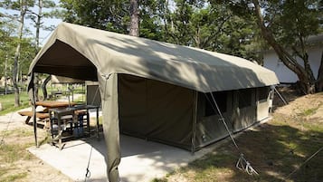 Tenda Ekonomi, Beberapa Tempat Tidur, Bebas Asap Rokok