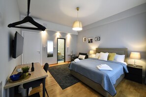In-room safe, iron/ironing board, free WiFi - Premium Zagreb Delux Suite and Rooms (Zagreb)