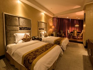 Exclusive Twin Room | Desk, blackout drapes, free WiFi - Gusto Hotel (Chongqing)