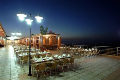 Safir Bhamdoun Hotel