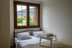 Villa, 4 Schlafzimmer, Poolzugang | 4 Schlafzimmer, Bügeleisen/Bügelbrett, kostenloses WLAN, Bettwäsche