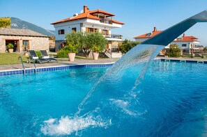 Kolam renang terbuka 